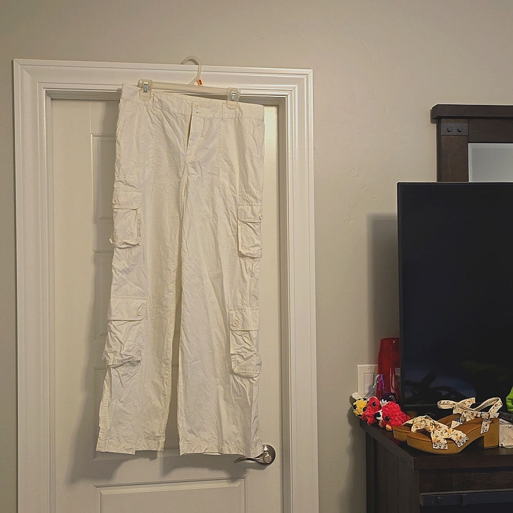 White wide leg cargo pants